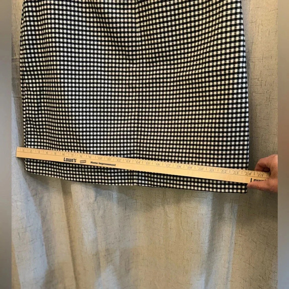 Talbots Black and White Checkered Skirt Size 16. Light Jean like material. - Picture 5 of 9